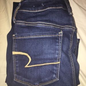 AMERICAN EAGLE JEANS
